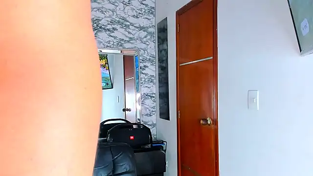 Snapshot of Owen_Muzcle chatting on 02-22-25, 11:24 Owen Muzcle online show from 02-22-25, 11:24