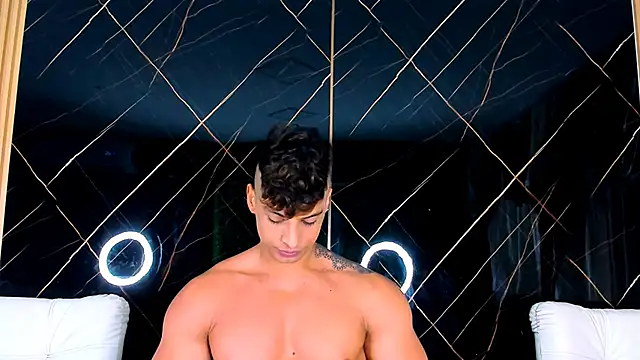 Snapshot of Owen_Muzcle chatting on 09-24-25, 03:04 Owen Muzcle online show from 09-24-25, 03:04