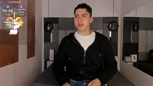 Snapshot of LiamNovak chatting on 11-26-25, 12:06 LiamNovak online show from 11-26-25, 12:06