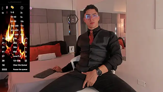 Snapshot of LiamNovak chatting on 11-27-25, 12:51 LiamNovak online show from 11-27-25, 12:51