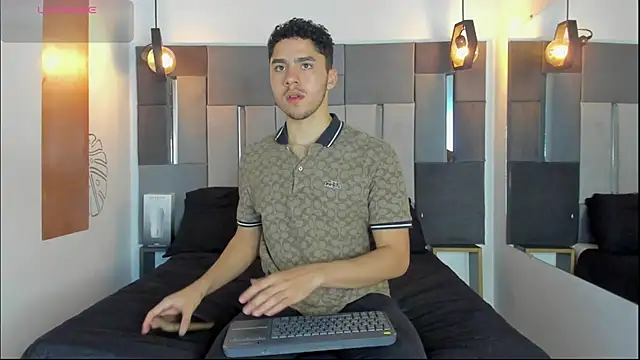 LiamNovak online show from 01-08-26, 03:03