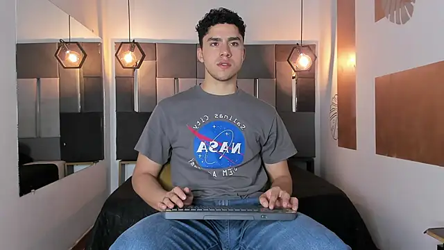 LiamNovak online show from 03-04-26, 12:55