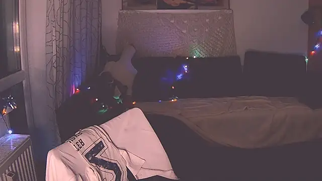 KatiKate online show from 12-17-24, 10:54