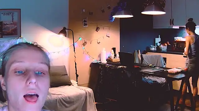 KatiKate online show from 12-21-24, 04:14