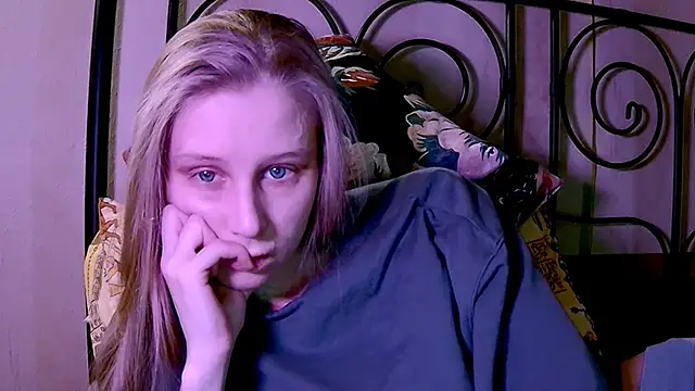 KatiKate online show from 01-22-25, 12:17