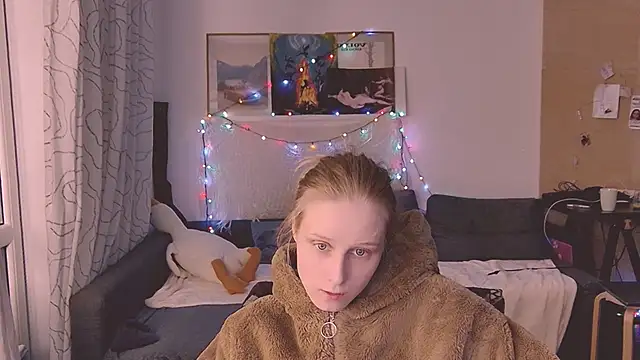 KatiKate online show from 02-25-25, 05:15