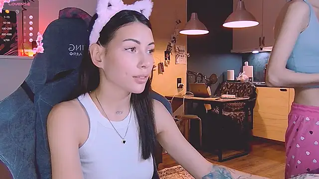 KatiKate online show from 10-28-25, 05:15