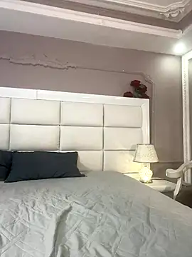 KloheCurvy online show from 12-18-25, 12:11