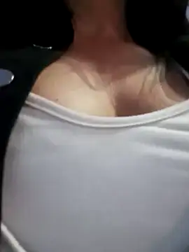 Snapshot of celeste-30_ chatting on 02-08-25, 11:24 celeste-30 online show from 02-08-25, 11:24