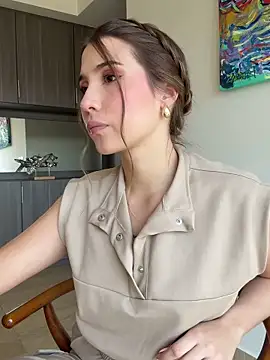 SophieRaily  online show from 01-27-25, 08:39