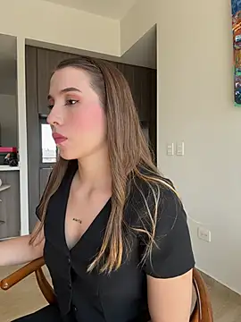 SophieRaily  online show from 03-18-25, 05:53