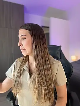 SophieRaily  online show from 11-24-25, 06:07