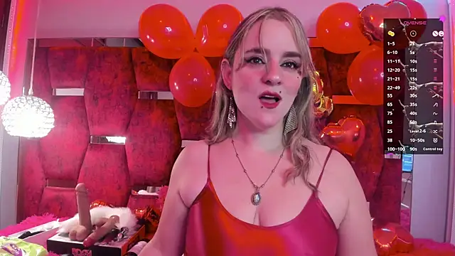 Snapshot of GinnaGrace chatting on 02-04-25, 01:38 GinnaGrace online show from 02-04-25, 01:38