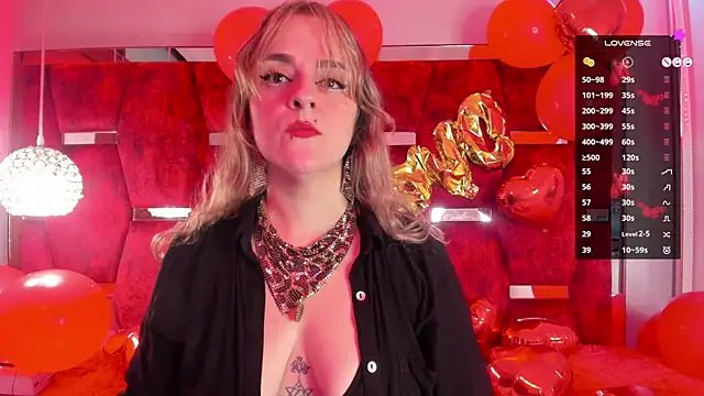 Snapshot of GinnaGrace chatting on 02-10-25, 12:18 GinnaGrace online show from 02-10-25, 12:18