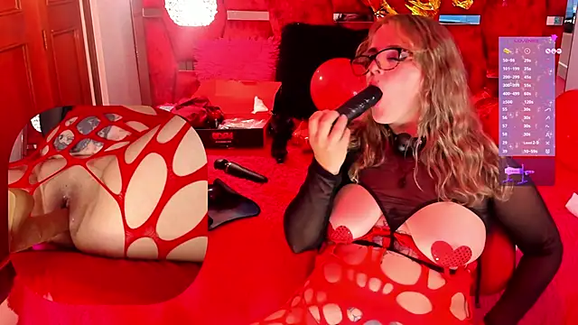 Snapshot of GinnaGrace chatting on 02-13-25, 06:48 GinnaGrace online show from 02-13-25, 06:48