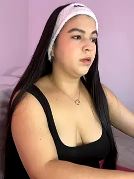 Snapshot of Blancanievess chatting on 10-21-25, 12:00 Blancanievess online show from 10-21-25, 12:00