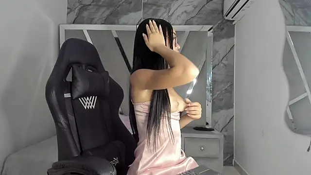 Mia petite01 online show from 04-13-26, 08:14