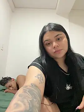 Snapshot of alissonfernandez_ chatting on 02-21-25, 11:32 alissonfernandez online show from 02-21-25, 11:32