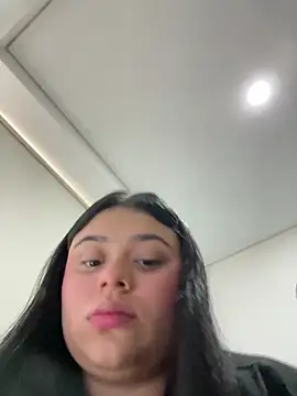 Snapshot of alissonfernandez_ chatting on 03-15-25, 08:43 alissonfernandez online show from 03-15-25, 08:43