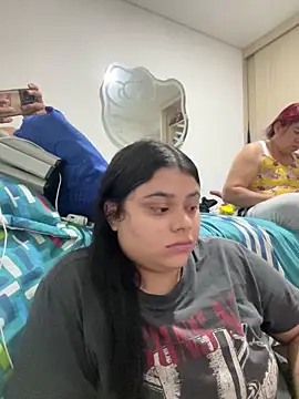 Snapshot of alissonfernandez_ chatting on 03-22-25, 02:27 alissonfernandez online show from 03-22-25, 02:27