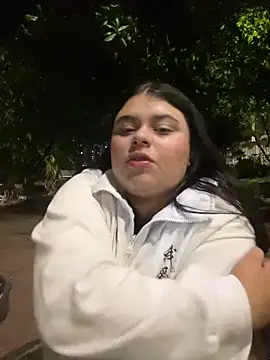 Snapshot of alissonfernandez_ chatting on 03-23-25, 04:27 alissonfernandez online show from 03-23-25, 04:27