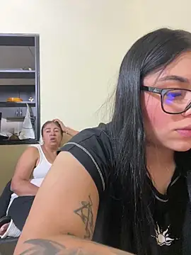 Snapshot of alissonfernandez_ chatting on 09-10-25, 10:43 alissonfernandez online show from 09-10-25, 10:43