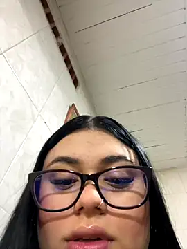 Snapshot of alissonfernandez_ chatting on 09-11-25, 10:48 alissonfernandez online show from 09-11-25, 10:48