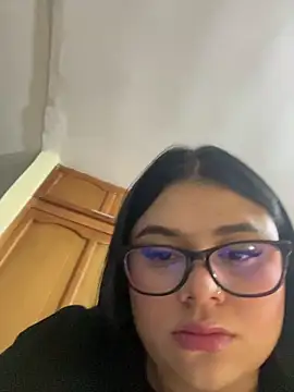 Snapshot of alissonfernandez_ chatting on 09-12-25, 11:04 alissonfernandez online show from 09-12-25, 11:04