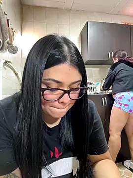 Snapshot of alissonfernandez_ chatting on 09-19-25, 04:40 alissonfernandez online show from 09-19-25, 04:40