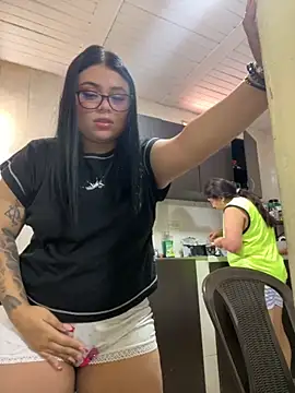 Snapshot of alissonfernandez_ chatting on 09-20-25, 01:56 alissonfernandez online show from 09-20-25, 01:56