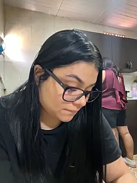 Snapshot of alissonfernandez_ chatting on 09-26-25, 04:00 alissonfernandez online show from 09-26-25, 04:00