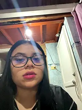 Snapshot of alissonfernandez_ chatting on 10-07-25, 10:56 alissonfernandez online show from 10-07-25, 10:56