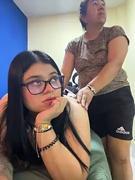 Snapshot of alissonfernandez_ chatting on 10-11-25, 03:43 alissonfernandez online show from 10-11-25, 03:43