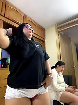 Snapshot of alissonfernandez_ chatting on 10-16-25, 11:22 alissonfernandez online show from 10-16-25, 11:22