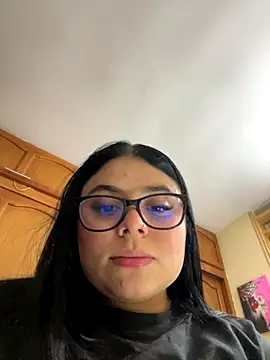 Snapshot of alissonfernandez_ chatting on 10-25-25, 08:36 alissonfernandez online show from 10-25-25, 08:36