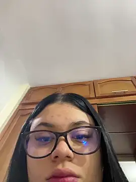 Snapshot of alissonfernandez_ chatting on 10-30-25, 12:39 alissonfernandez online show from 10-30-25, 12:39