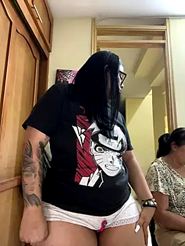 Snapshot of alissonfernandez_ chatting on 11-21-25, 04:11 alissonfernandez online show from 11-21-25, 04:11