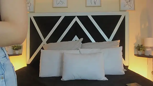 Snapshot of marian_pinzon chatting on 11-13-25, 02:32 marian pinzon online show from 11-13-25, 02:32