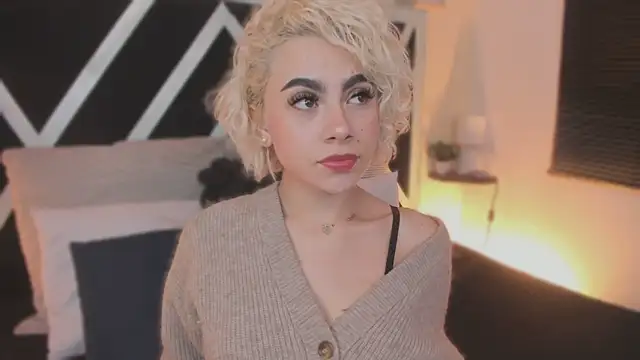 Snapshot of marian_pinzon chatting on 12-14-25, 02:39 marian pinzon online show from 12-14-25, 02:39