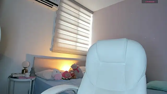 Ninamirley online show from 02-19-26, 07:54