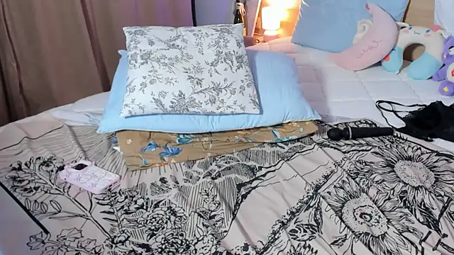 Snapshot of Shadow_Strik chatting on 02-26-25, 04:03 Shadow Strik online show from 02-26-25, 04:03