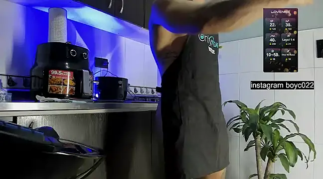 boyc022  online show from 02-18-25, 08:03