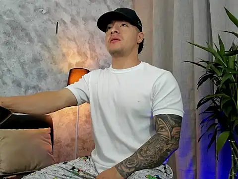 boyc022  online show from 09-18-25, 03:52