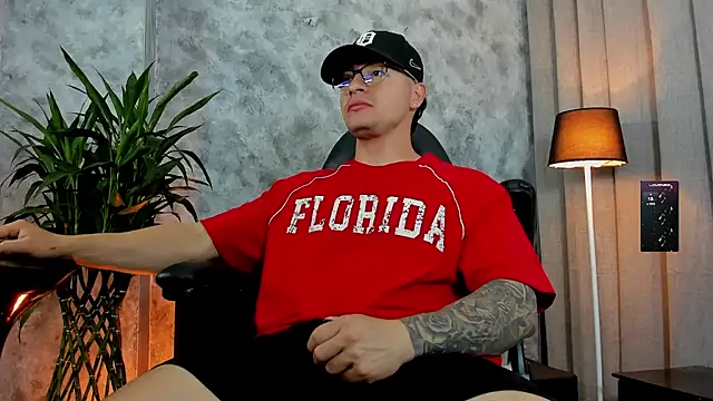 boyc022  online show from 09-21-25, 11:50