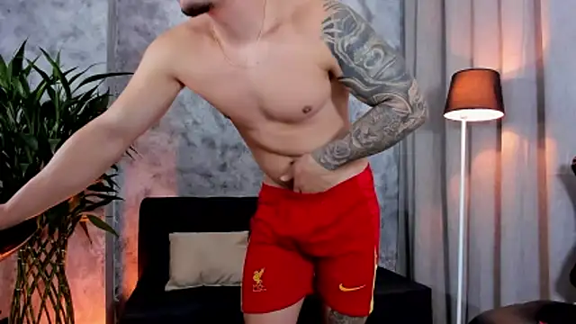 boyc022  online show from 04-23-26, 12:51