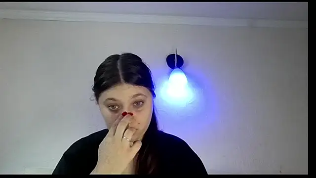 Snapshot of kila_lo chatting on 02-17-25, 01:21 kila lo online show from 02-17-25, 01:21