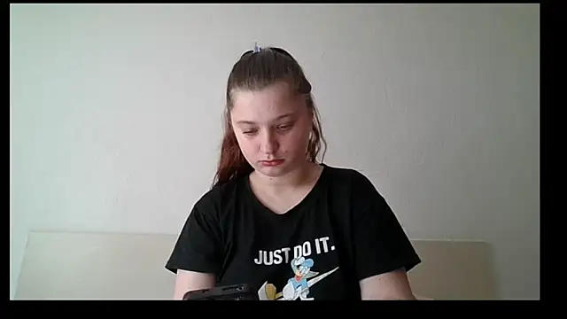 Snapshot of kila_lo chatting on 03-20-25, 12:22 kila lo online show from 03-20-25, 12:22