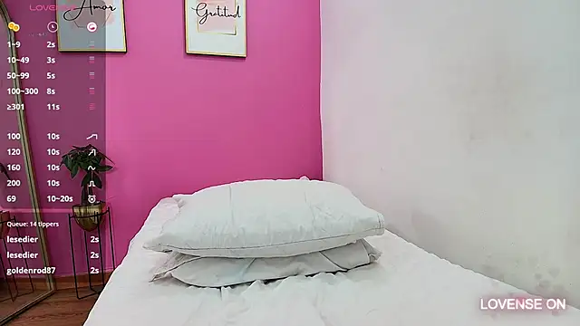 Snapshot of hornybarelylegalgirl chatting on 02-19-25, 10:53 hornybarelylegalgirl online show from 02-19-25, 10:53