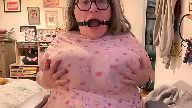 MimiParis online show from 01-08-25, 04:22