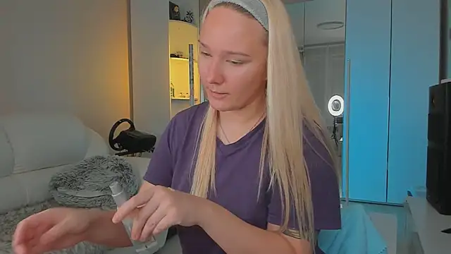 Snapshot of 1AlexaGoddess3 chatting on 01-20-25, 02:53 1AlexaGoddess3 online show from 01-20-25, 02:53